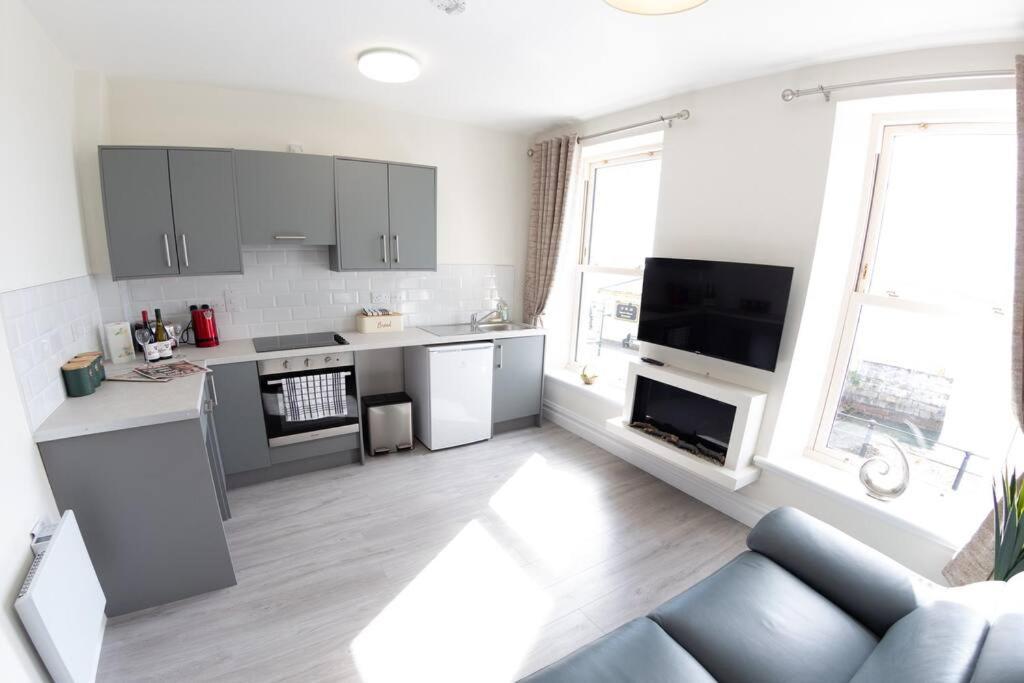 Unit 2 Island View Apartments With Stunning Harbour View Cobh Zewnętrze zdjęcie