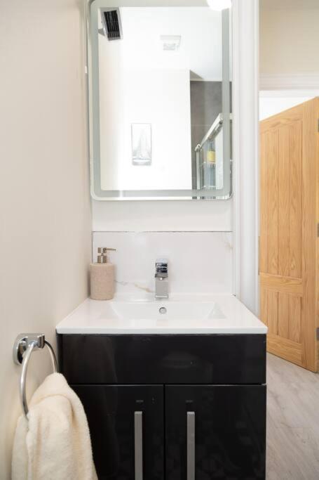 Unit 2 Island View Apartments With Stunning Harbour View Cobh Zewnętrze zdjęcie